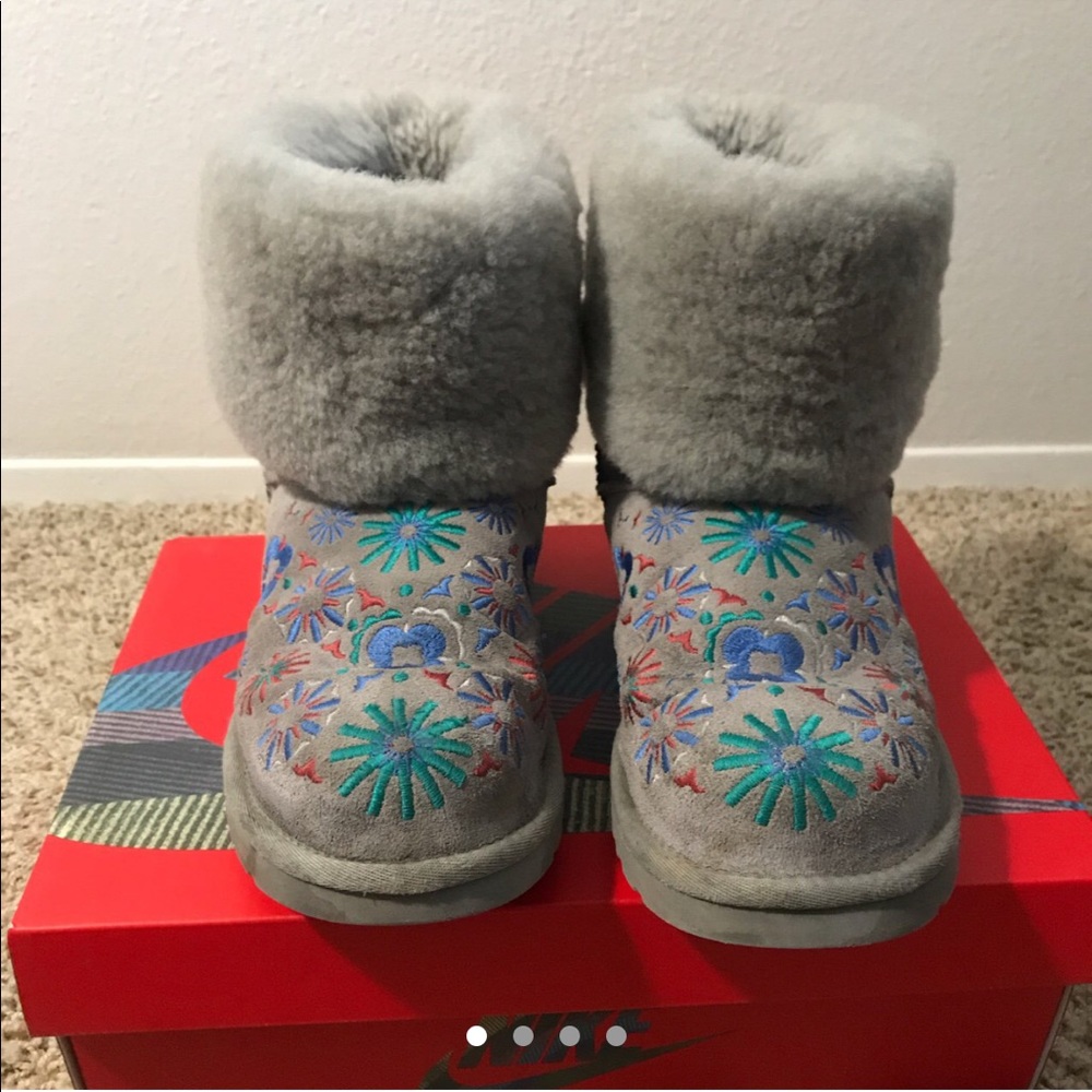 Ugg with flower designs